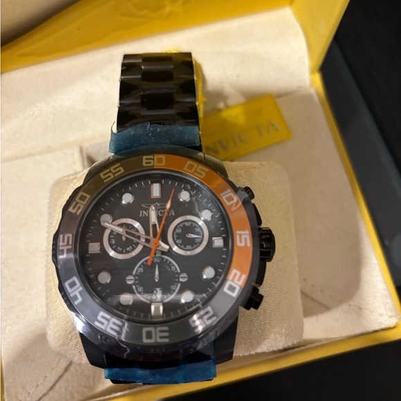 INVICTA Pro Diver Men Model 21556 - Men's Watch Quartz - Picture 4 of 9